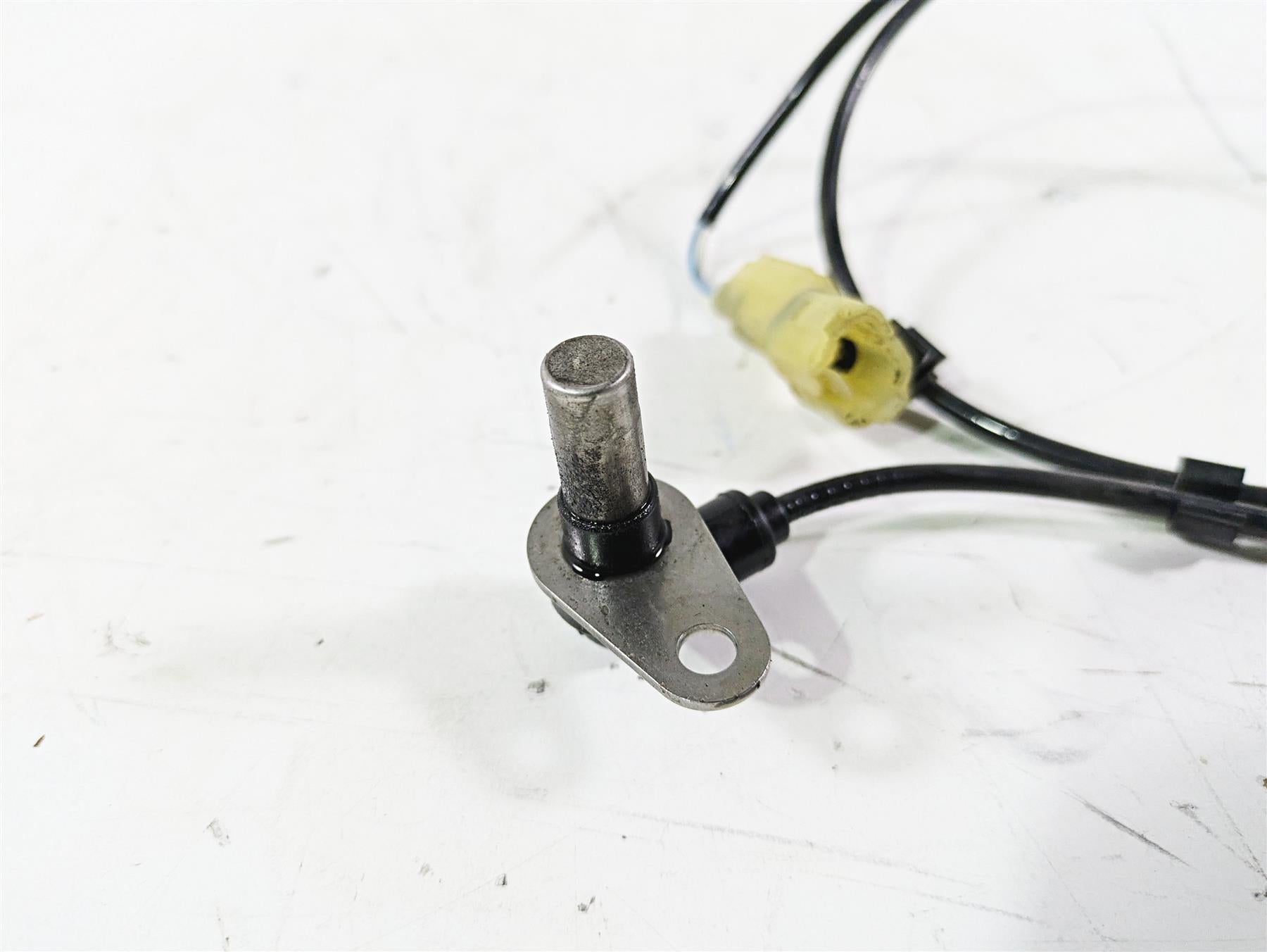 2020 Triumph Daytona 765 Moto2 Front Abs Brake Wheel Speed Sensor T2024445 {{ shop.shopifyCountryName }} - Mototech271