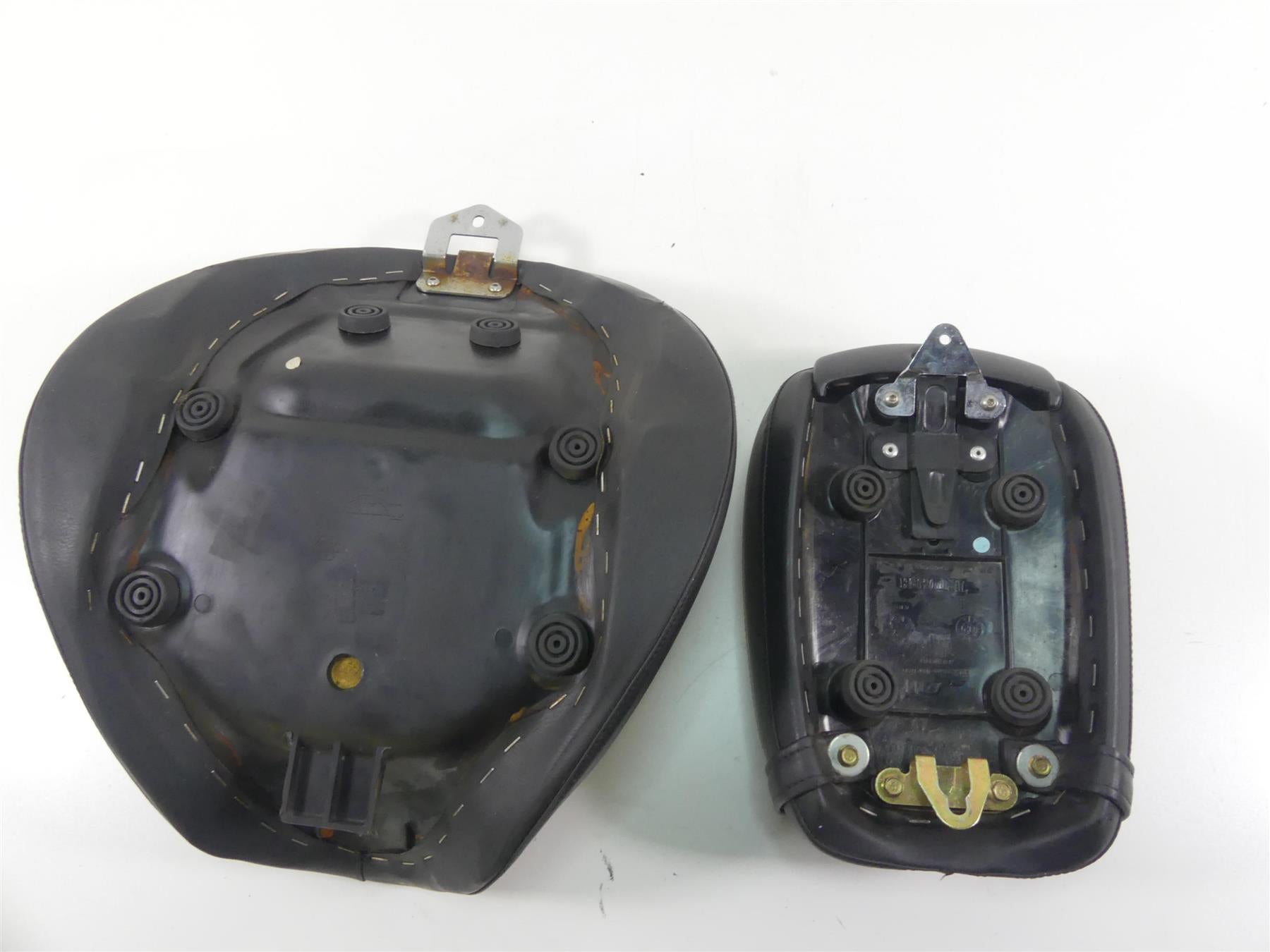 2002 Triumph Bonneville America Front Rear Seat Set T4020184 T4020187 {{ shop.shopifyCountryName }} - Mototech271