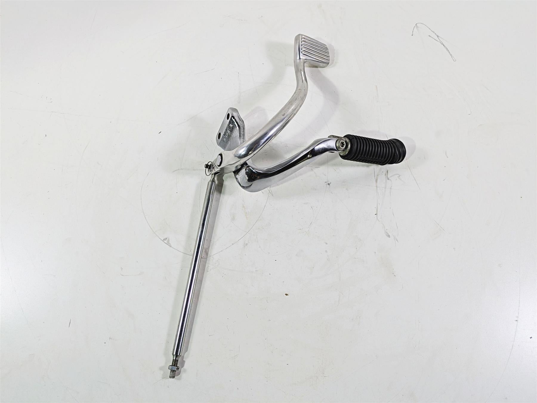 2016 Harley FXDL Dyna Low Rider Right Rider Footpeg & Brake Pedal 50666-07 {{ shop.shopifyCountryName }} - Mototech271