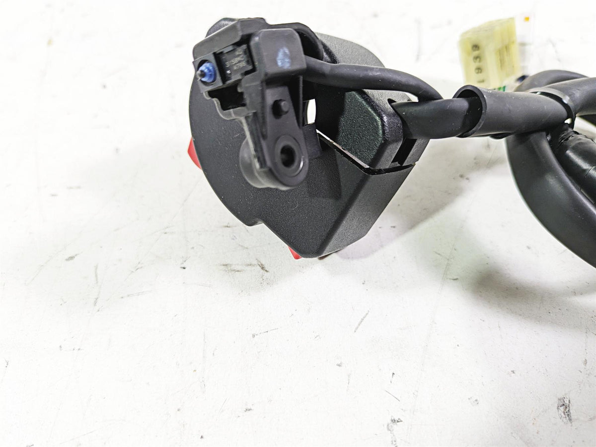 2020 Triumph Street Scrambler 900 Right Hand Control Switch T2041708 {{ shop.shopifyCountryName }} - Mototech271