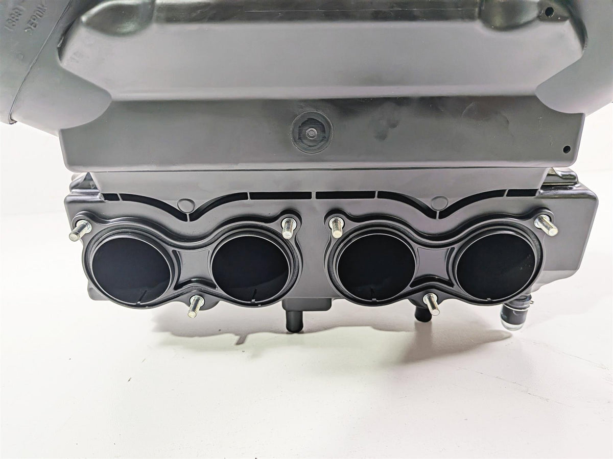 2024 Suzuki GSXR600 Air Box Cleaner Breather Filter 13720-14J01 {{ shop.shopifyCountryName }} - Mototech271