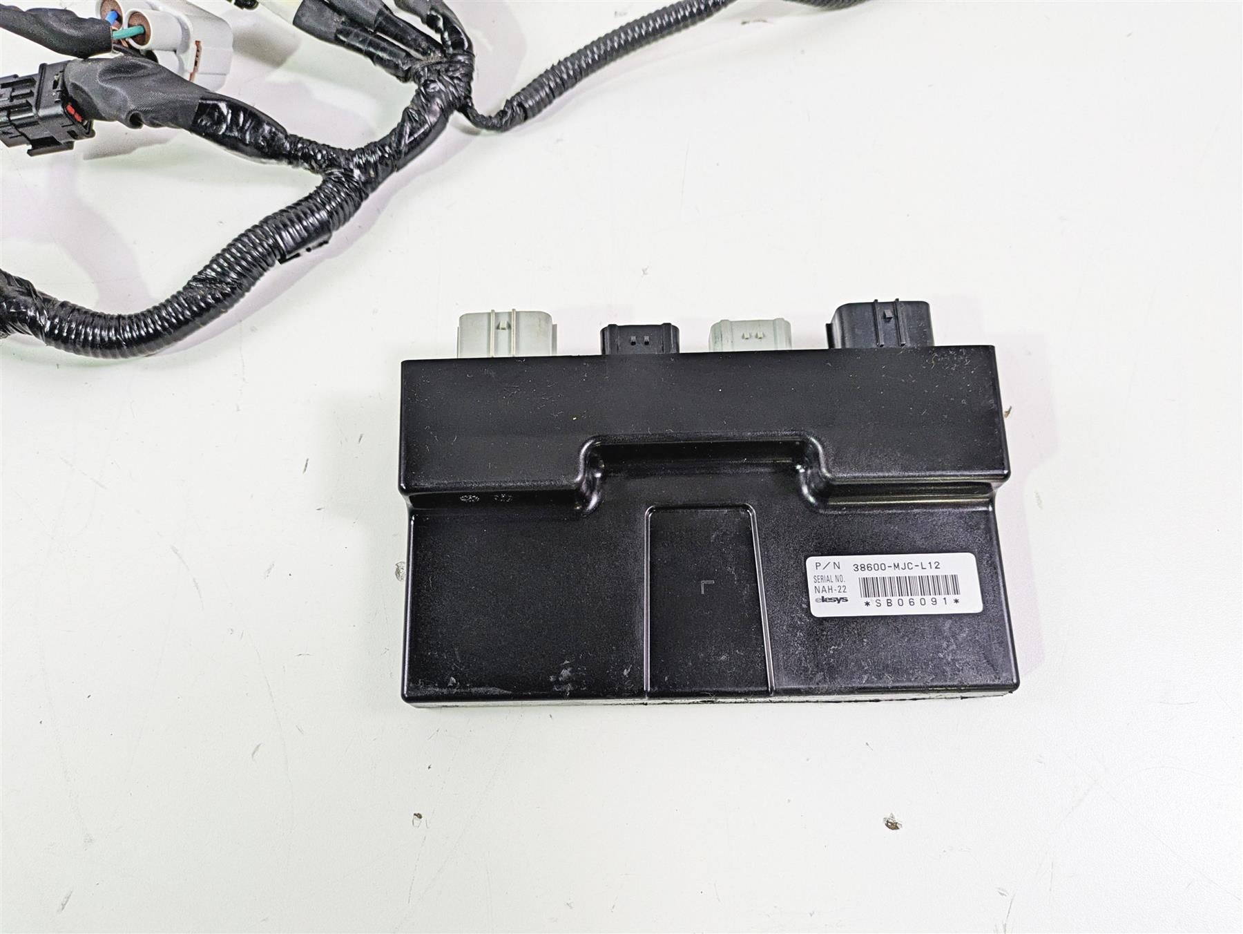 2025 Honda CBR600RR Abs Cdi Ecm Ecu Control Module & Wiring - Read 38600-MJC-L12 {{ shop.shopifyCountryName }} - Mototech271