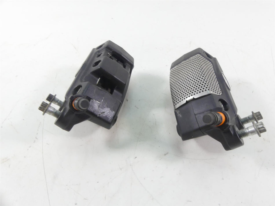 2014 Harley Touring FLHX Street Glide Front Brake Caliper Set - Read 43027-08 {{ shop.shopifyCountryName }} - Mototech271