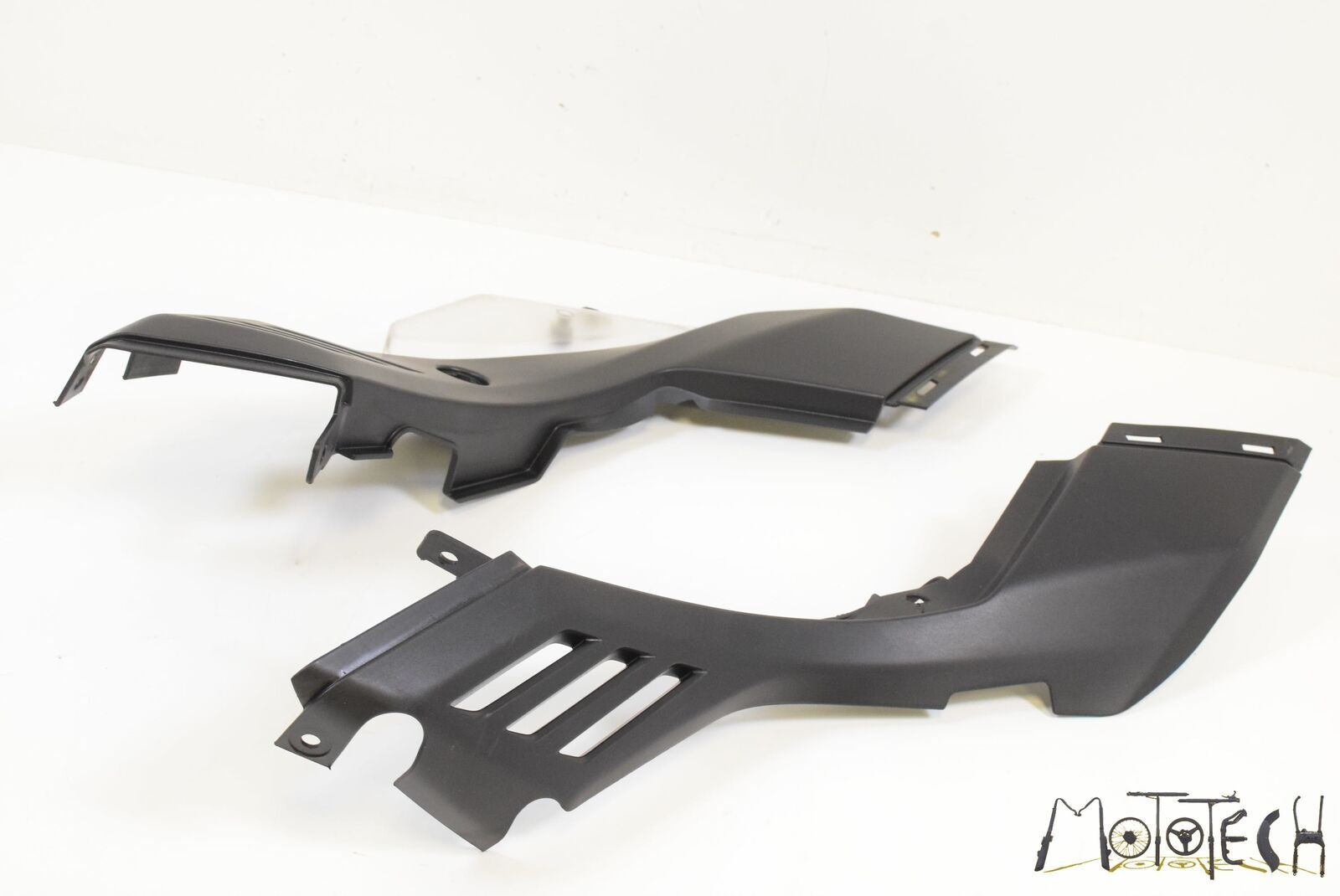 2016 Aprilia CAPONORD 1200 RALLY Mid Side Cover Fairing Panel SET B044841 {{ shop.shopifyCountryName }} - Mototech271