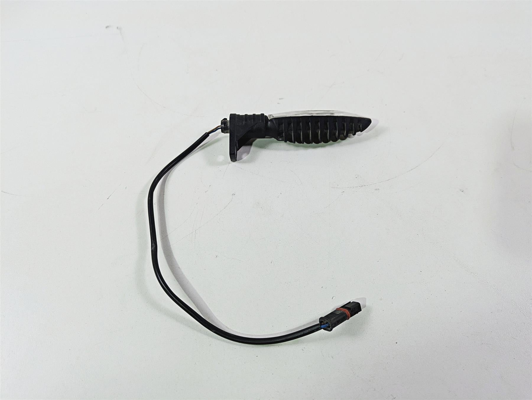 2014 BMW K1300S K40 Rear LED Blinker Turn Signal Set L 63137667771 R 63137667772 {{ shop.shopifyCountryName }} - Mototech271