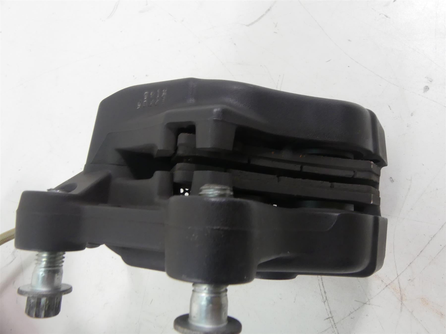 2013 Harley VRSCF Muscle V-Rod Front Brake Caliper Set + Lines 44731-08 44732-08 {{ shop.shopifyCountryName }} - Mototech271