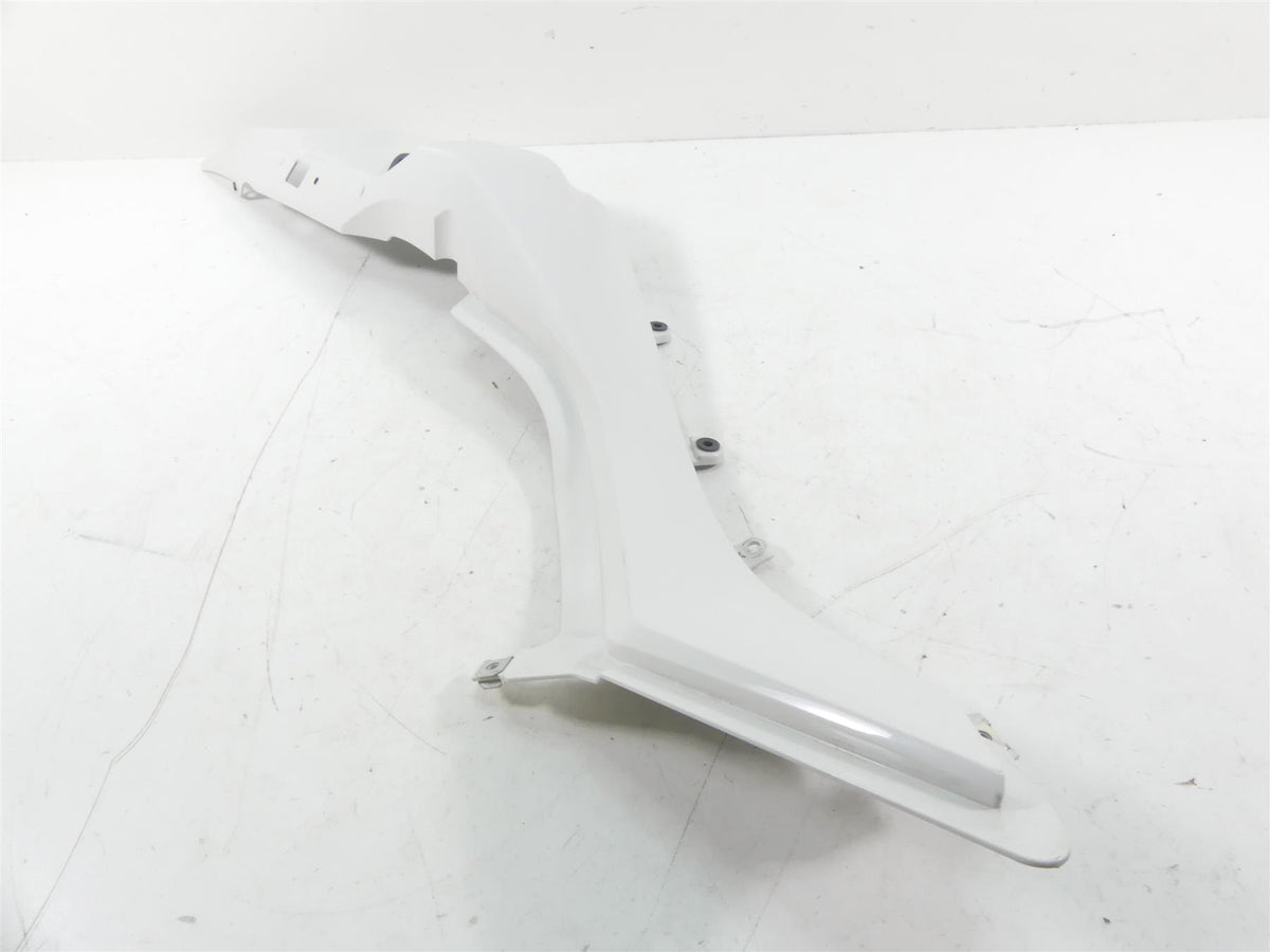 2017 BMW R1200RT K52 Left Tail Side Fairing Cover Alpinweiss 46638533567 {{ shop.shopifyCountryName }} - Mototech271