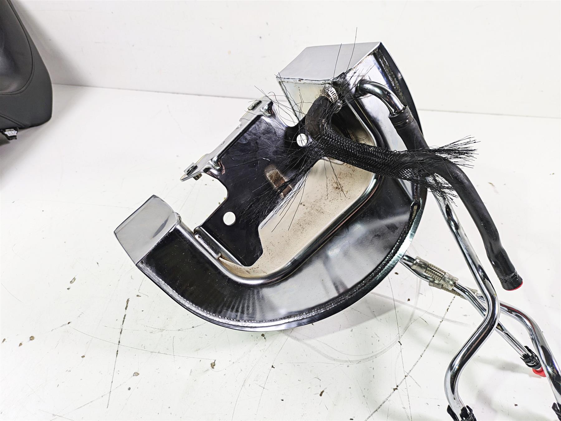 2016 Harley FLSTC Softail Heritage Chrome Oil Tank & Hoses 62498-01A {{ shop.shopifyCountryName }} - Mototech271