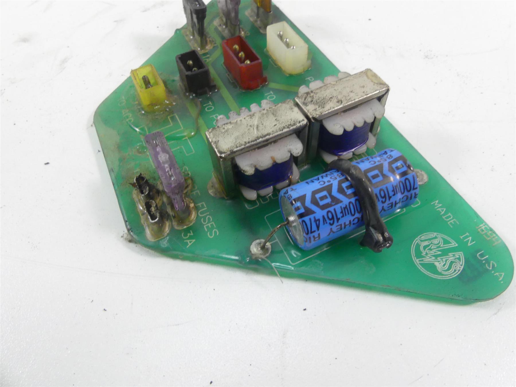 1995 Harley Touring FLHTCU Electra Glide Electrical Fuse Box + Cover 72316-93 {{ shop.shopifyCountryName }} - Mototech271