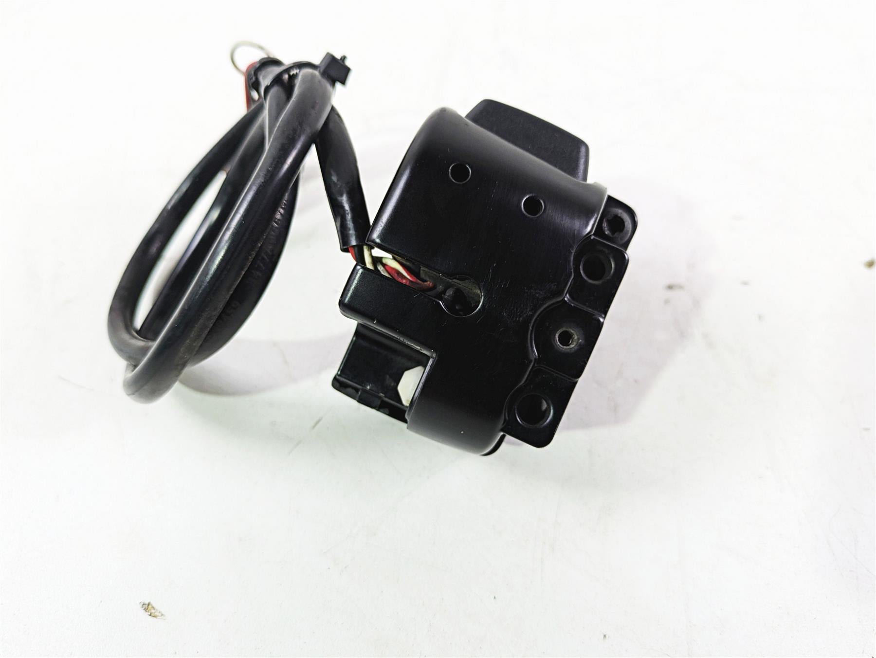 2018 Harley FXBR Softail Breakout Right Hand Start Stop Control Switch 71500462 {{ shop.shopifyCountryName }} - Mototech271