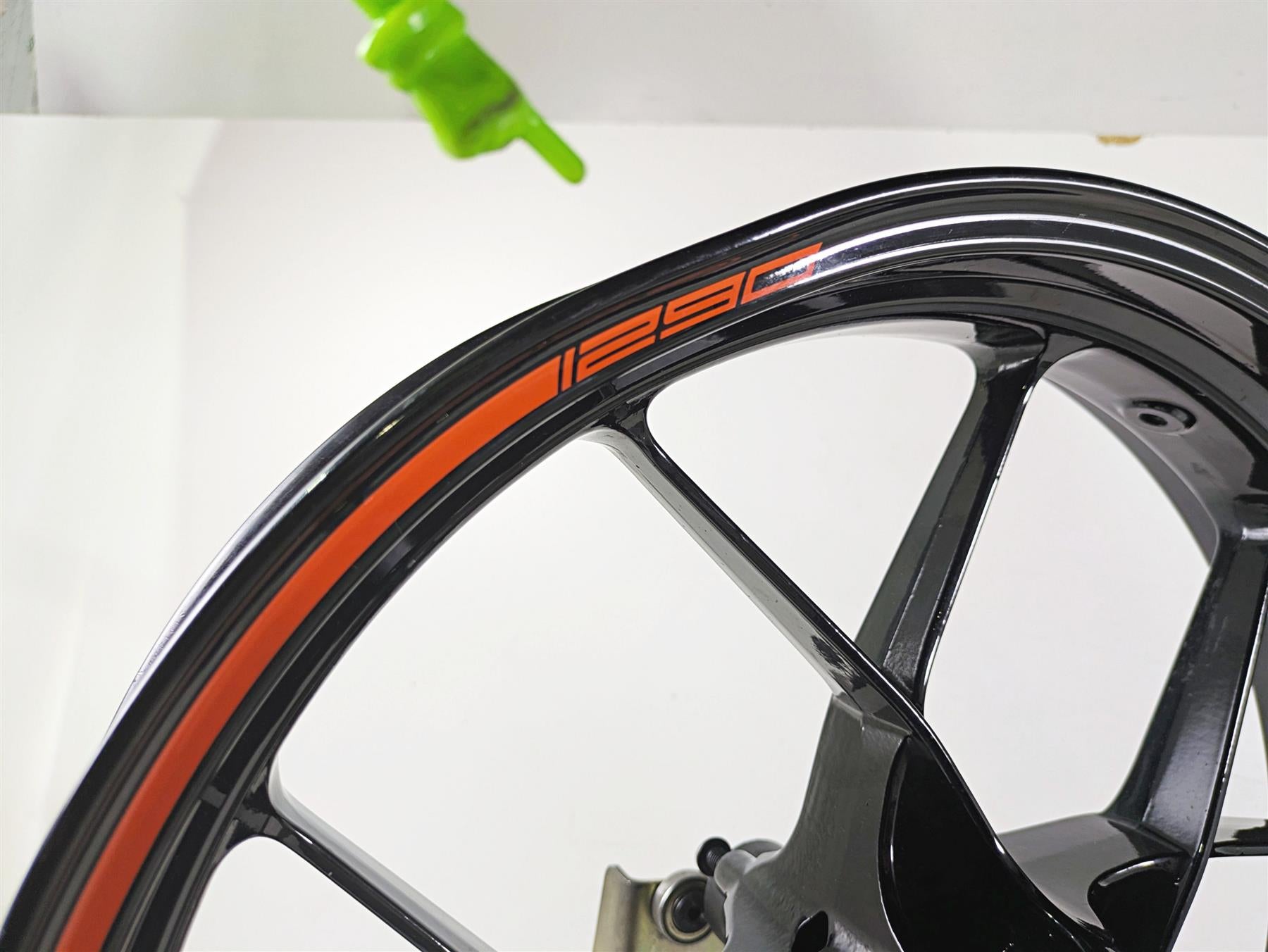 2018 KTM 1290 Super Duke R 17x3.5 Front Wheel Rim - Dent 6130900114430 {{ shop.shopifyCountryName }} - Mototech271