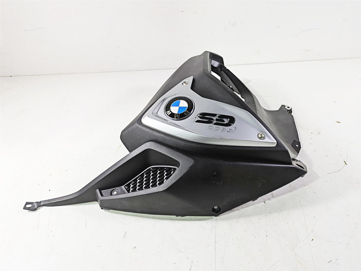 2017 BMW F800GS Adv K75 Right Main Tank Fairing Cover 46638530530 {{ shop.shopifyCountryName }} - Mototech271