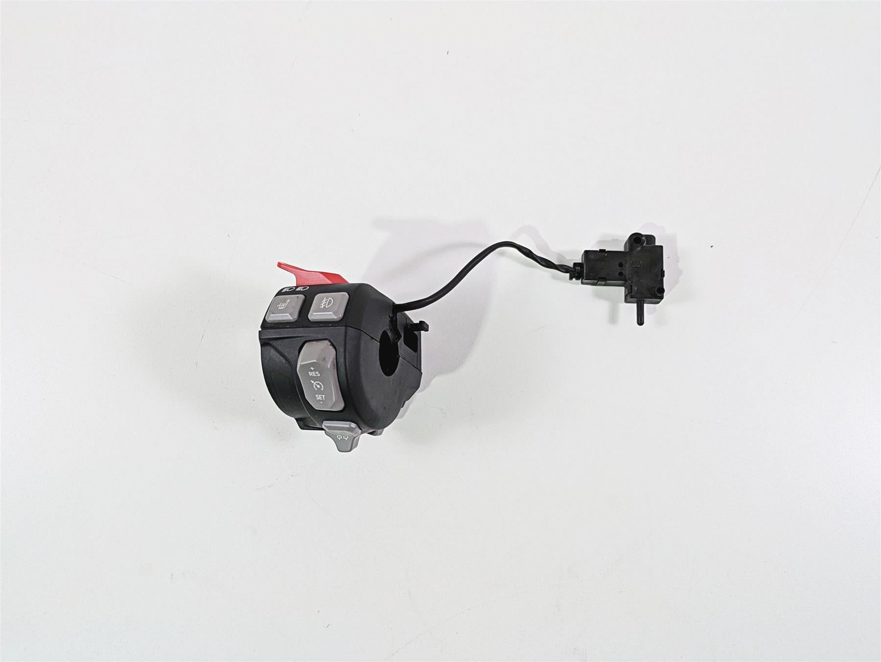 2024 Triumph Tiger 900 GT Left Hand Turn Signal Control Switch T2044782 {{ shop.shopifyCountryName }} - Mototech271