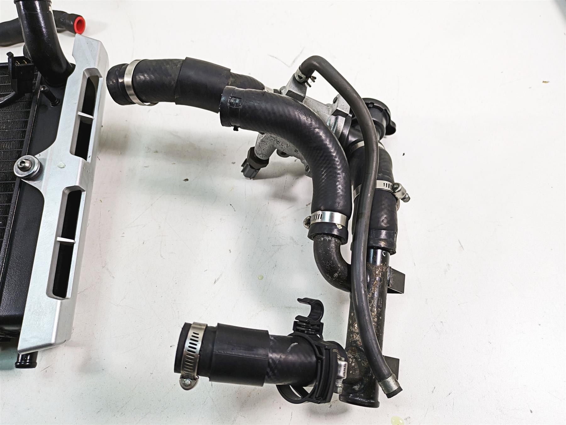2002 Yamaha FZ1 FZS1000 Fazer Radiator Fan Reservoir Hoses Set 5LV-12461-00-00 {{ shop.shopifyCountryName }} - Mototech271