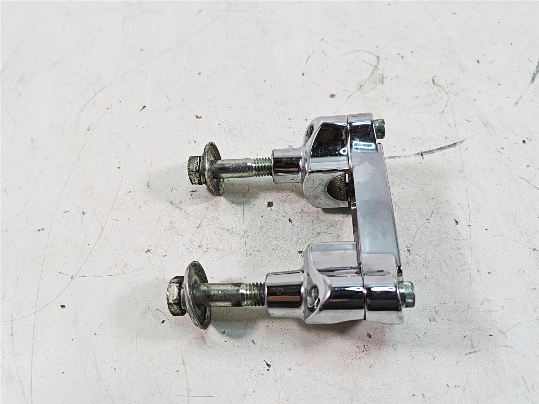 2006 Harley FLSTI Softail Heritage Handlebar Riser Holder Set 56567-86B {{ shop.shopifyCountryName }} - Mototech271