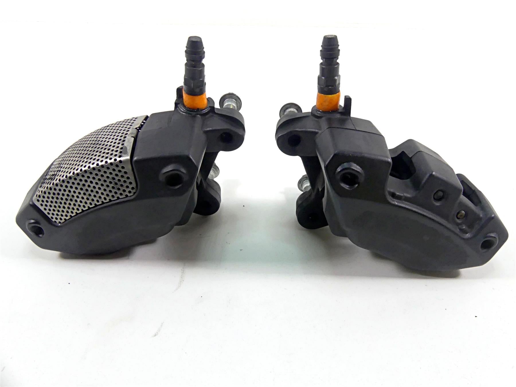 2014 Harley VRSCF Muscle V-Rod Front Brake Caliper Set 44731-08 44732-08 {{ shop.shopifyCountryName }} - Mototech271