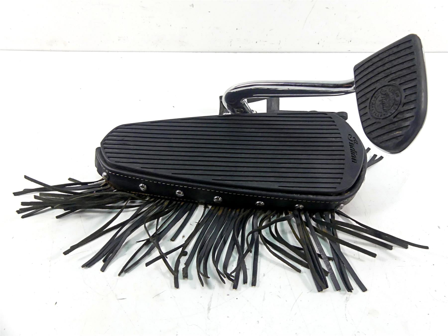 2019 Indian Chieftain Classic Right Floor Board + Brake Pedal 1019310 1023250 {{ shop.shopifyCountryName }} - Mototech271