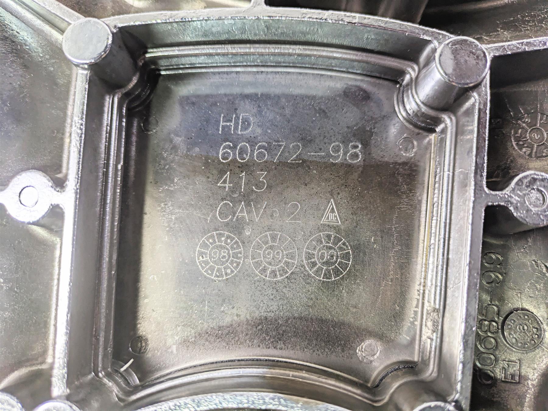 1999 Harley Touring FLHTCUI E-Glide Outer Primary Drive Clutch Cover 60685-99 {{ shop.shopifyCountryName }} - Mototech271