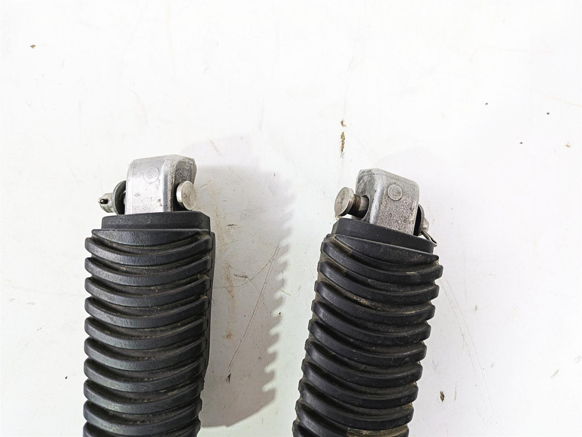 2017 BMW F800GS Adv K75 Passenger Footpeg Foot Peg Set 46717664225 {{ shop.shopifyCountryName }} - Mototech271