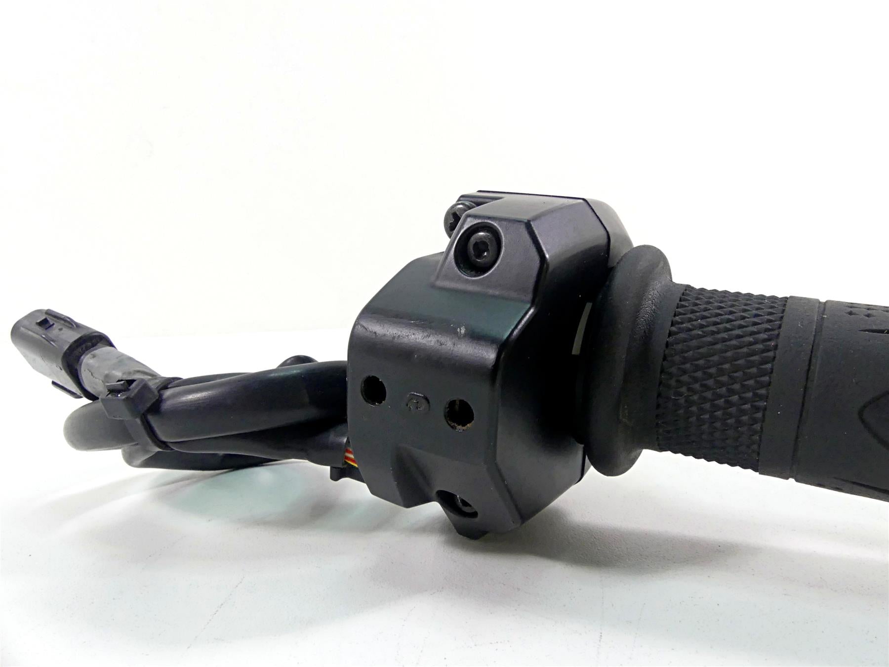 2022 Triumph Speed Triple 1200 RS Ride Fly By Wire Throttle Grip T2045140 {{ shop.shopifyCountryName }} - Mototech271