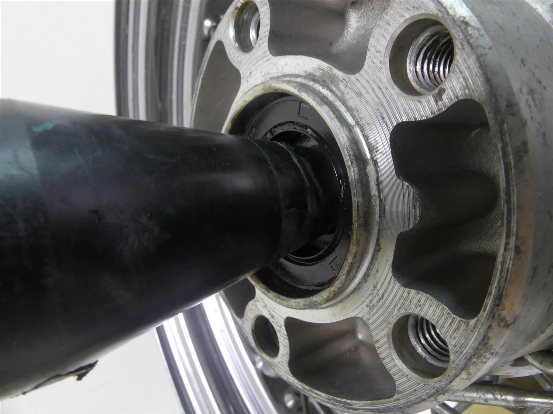 1999 Harley Dyna FXDL Low Rider Rear 16x3 Spoke Wheel Rim -Read 40975-86C {{ shop.shopifyCountryName }} - Mototech271