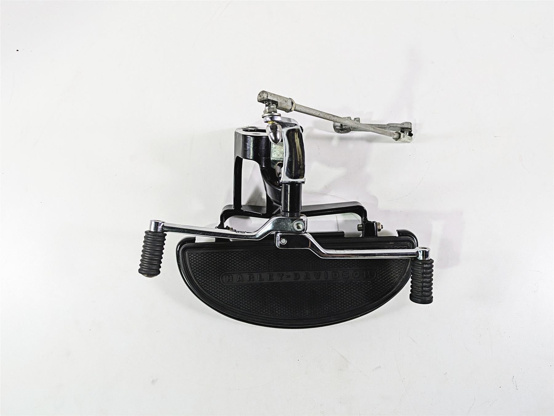 2009 Harley FLSTSB Cross Bones Left Floorboard & Shifter Set - BENT 33630-07A {{ shop.shopifyCountryName }} - Mototech271
