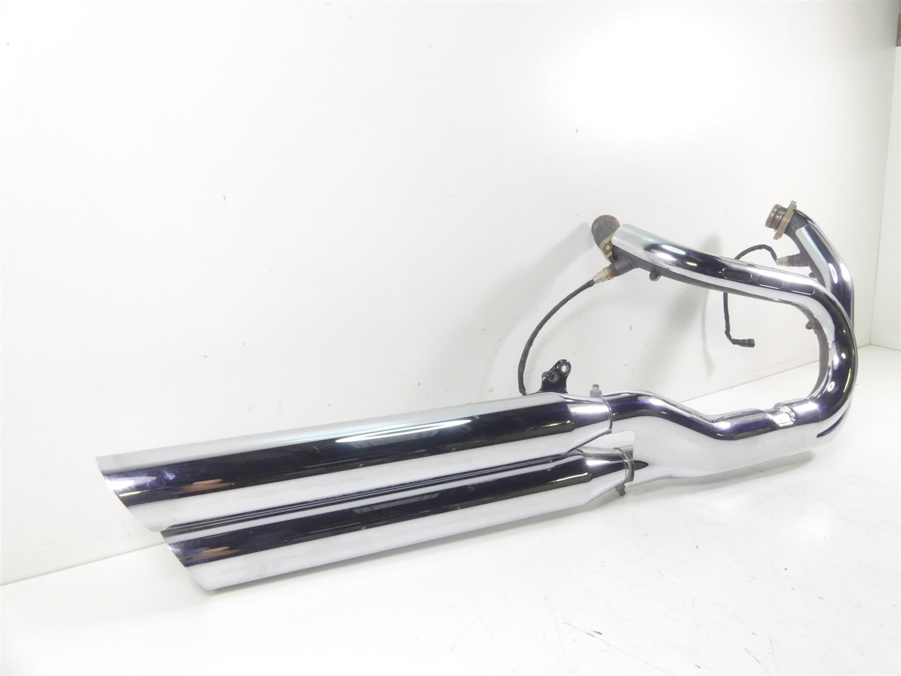 2009 Harley FXDF Dyna Fat Bob Oem Exhaust Header Muffler System 64984-08A {{ shop.shopifyCountryName }} - Mototech271