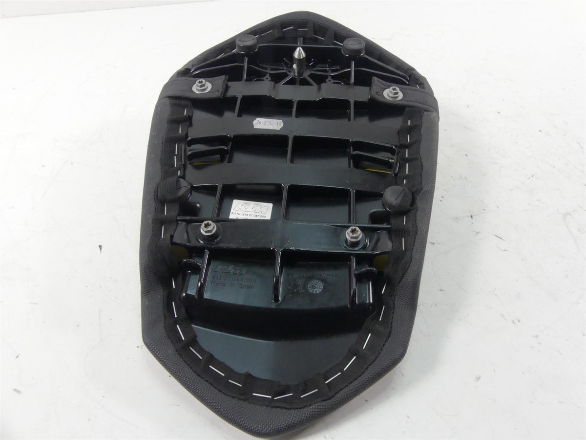 2015 KTM 1290R Super Duke Rear Passenger Pillion Saddle Seat 61307047000 {{ shop.shopifyCountryName }} - Mototech271