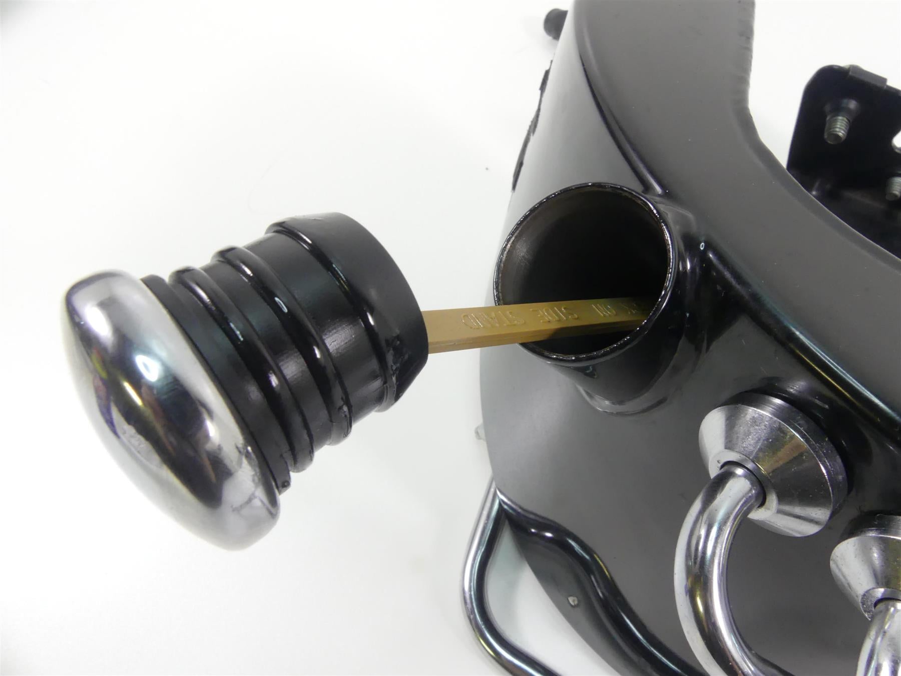 2008 Harley Softail FLSTSB Cross Bones Oil Tank Reservoir & Lines 62492-00B {{ shop.shopifyCountryName }} - Mototech271