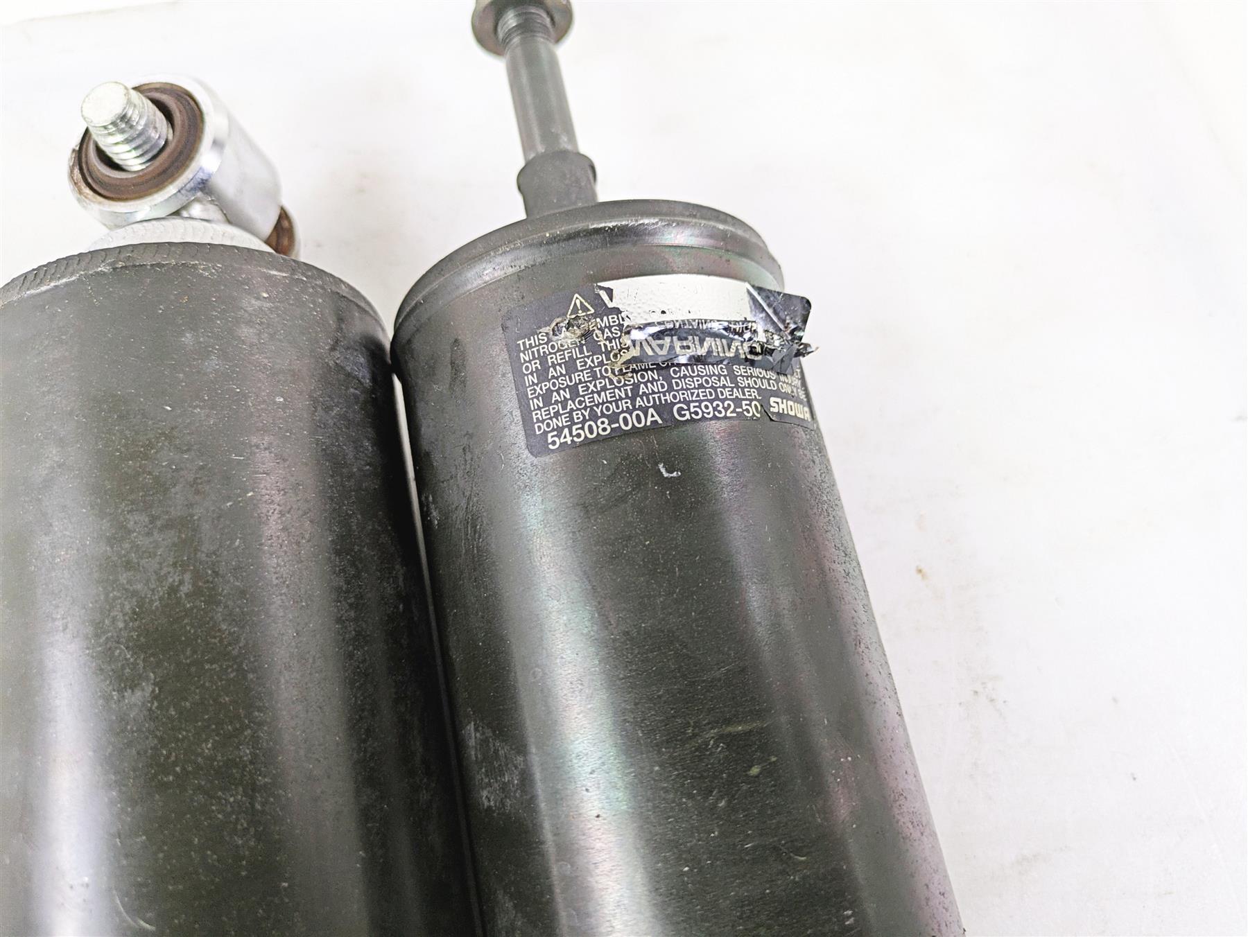 2004 Harley Softail FXSTDI Deuce Showa Rear Shock Set 54508-00A {{ shop.shopifyCountryName }} - Mototech271