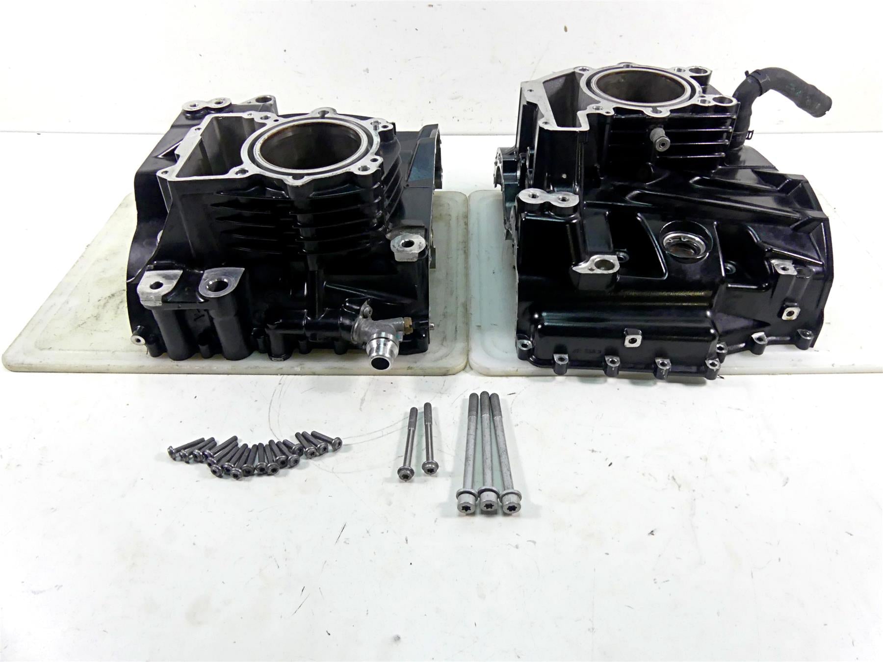 2015 BMW R1200GS GSW K50 Engine Housing Crankcase Crank Case Set 11008555027