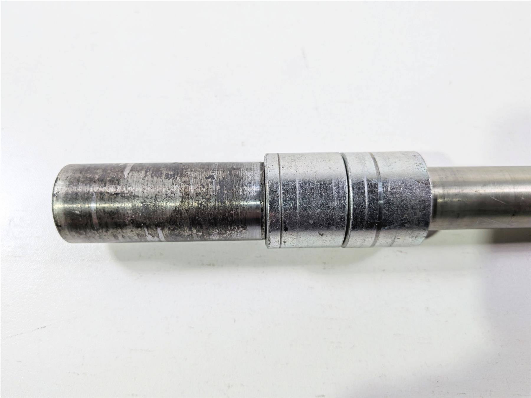 2015 Indian Chieftain Front Axle Wheel Spindle 5138509H 5138509-Mototech271