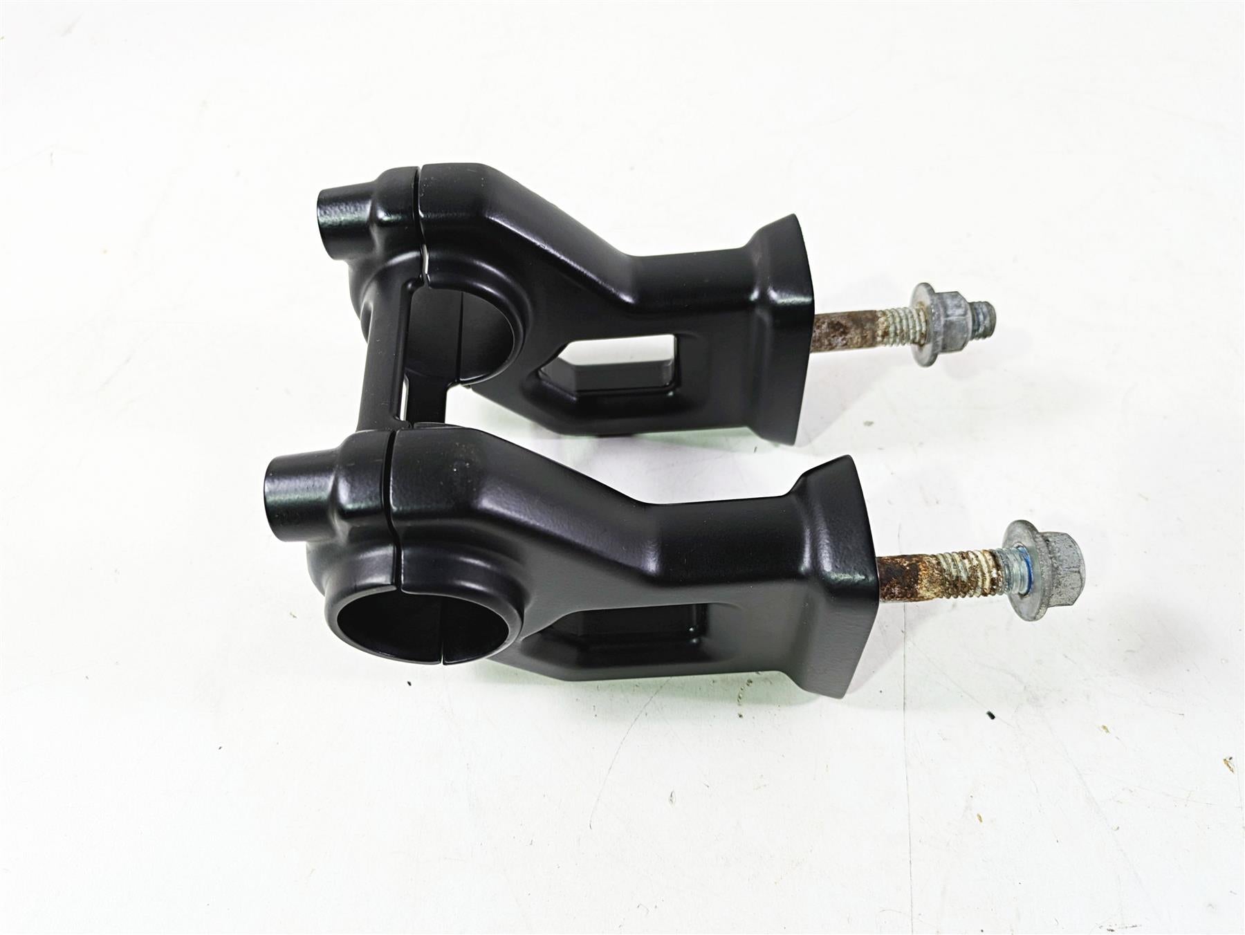2018 Harley Softail FXFBS Fat Bob Handlebar Riser Holder Set 55900112 {{ shop.shopifyCountryName }} - Mototech271