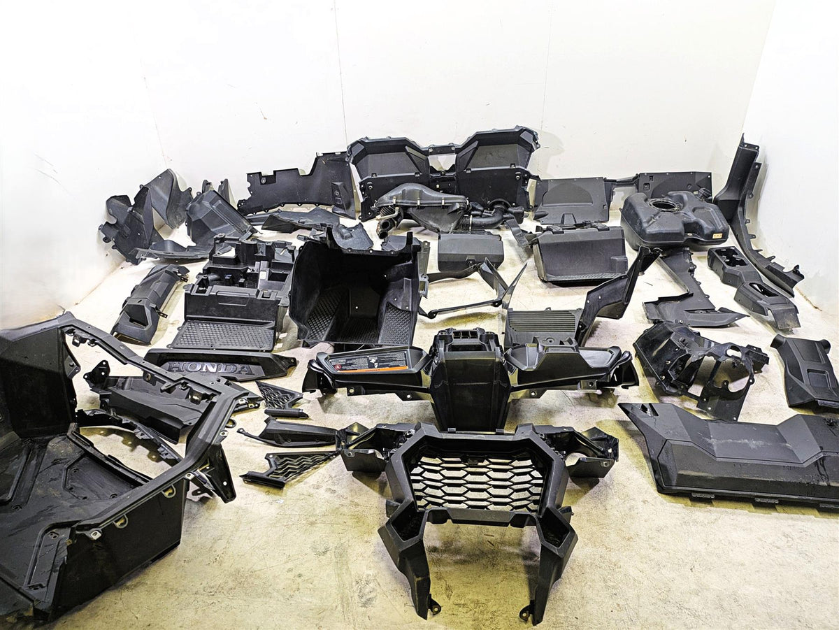 2023 Honda Talon SXS1000 S2R Interior Covers + Fuel Tank & Air Cleaner 64260-HL6 {{ shop.shopifyCountryName }} - Mototech271
