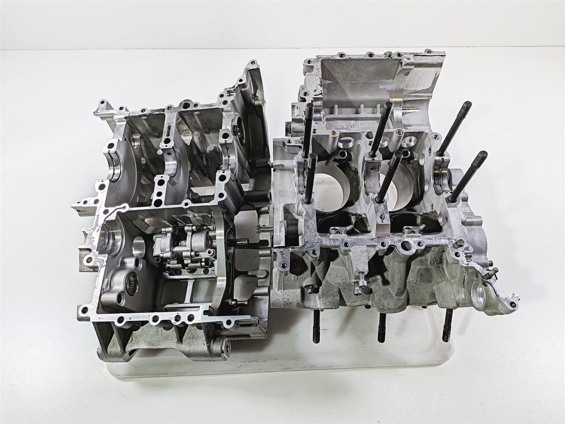 2014 Aprilia RSV4 RR Factory Engine Crankcase Crank Case Jug Set 2A000674 {{ shop.shopifyCountryName }} - Mototech271