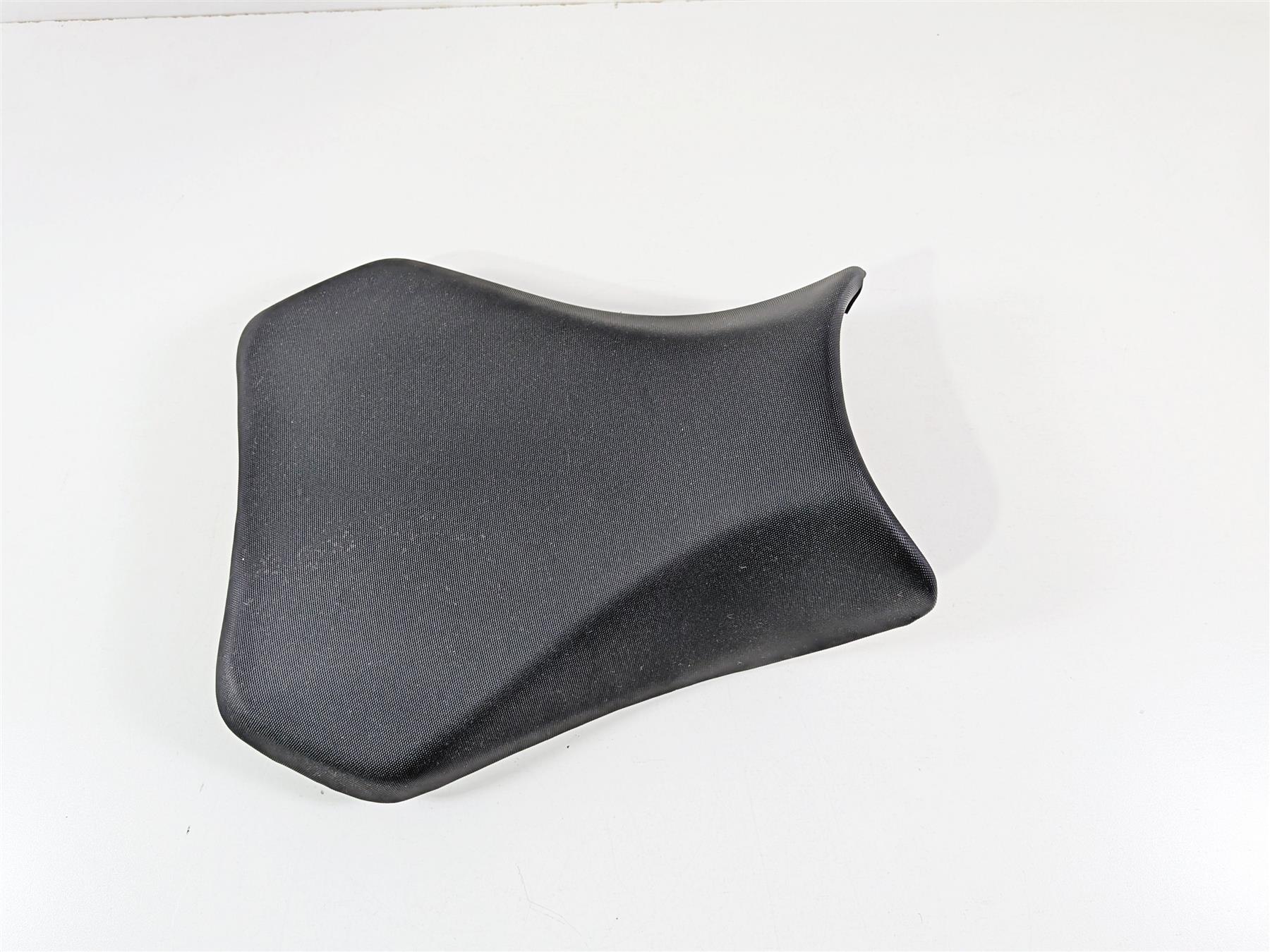 2024 Suzuki GSXR 600 Nice Front Rider Seat Saddle 45100-14J11-DW2 {{ shop.shopifyCountryName }} - Mototech271