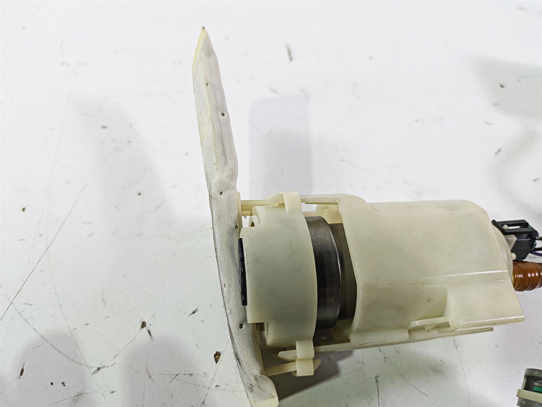 2016 Harley FXDL Dyna Low Rider Fuel Gas Petrol Pump & Sending Unit 75246-04A {{ shop.shopifyCountryName }} - Mototech271