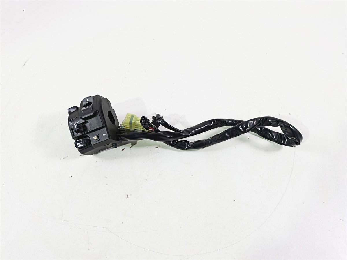 2021 Kawasaki Z900 ZR900 Left Hand Control Switch - Read 46091-0492 {{ shop.shopifyCountryName }} - Mototech271