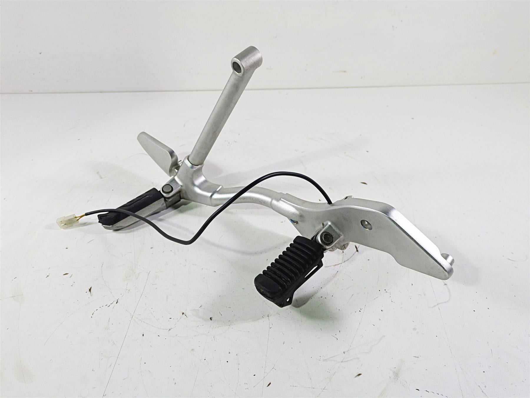 2016 Moto Guzzi Stelvio 1200 8V NTX Right Foot Peg Foot Rest + Mount Set 886987 {{ shop.shopifyCountryName }} - Mototech271