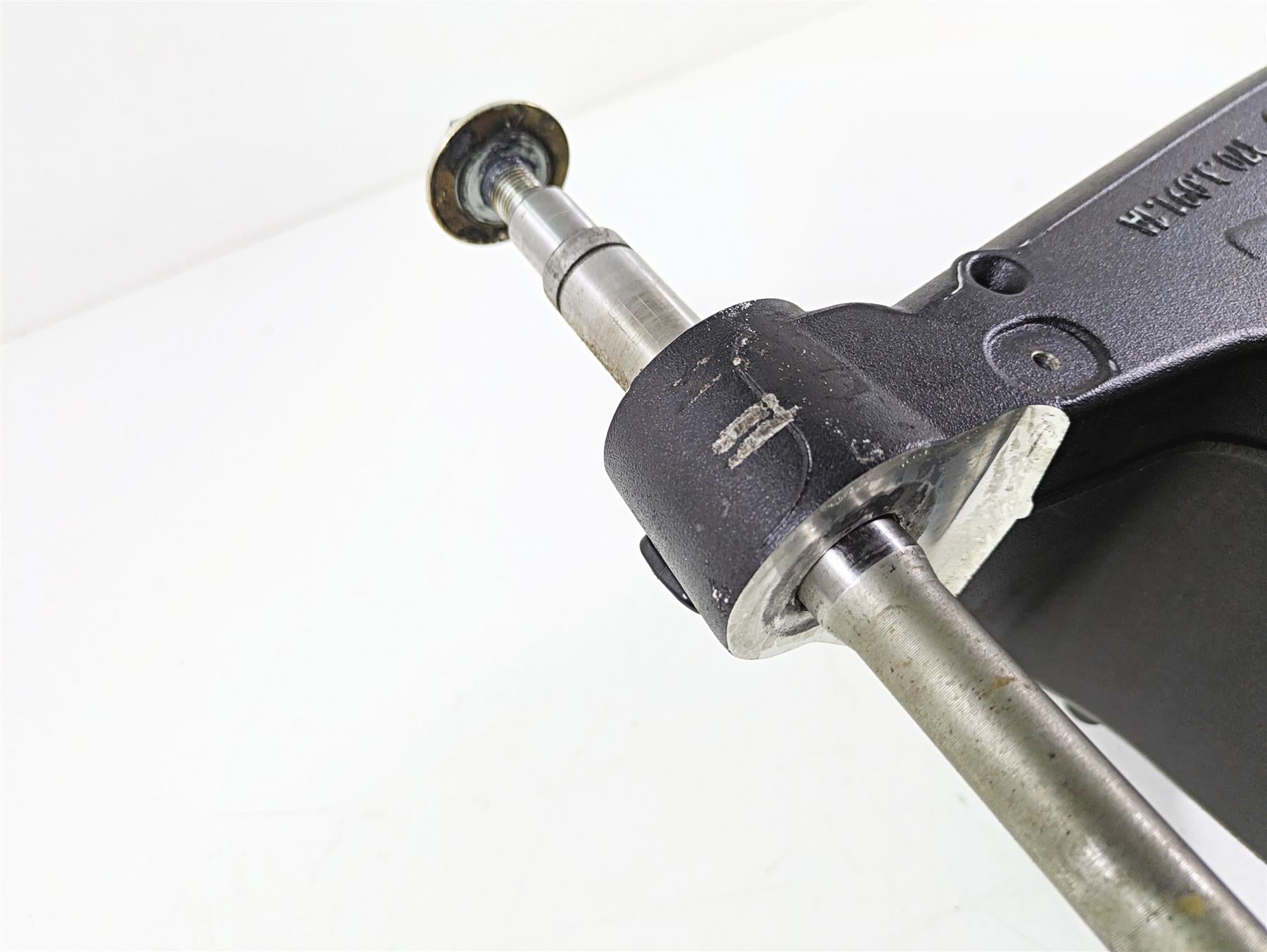 2013 Ducati Hyperstrada 821 Rear Swingarm With Axle -Read 37010911B 819Z0011B {{ shop.shopifyCountryName }} - Mototech271