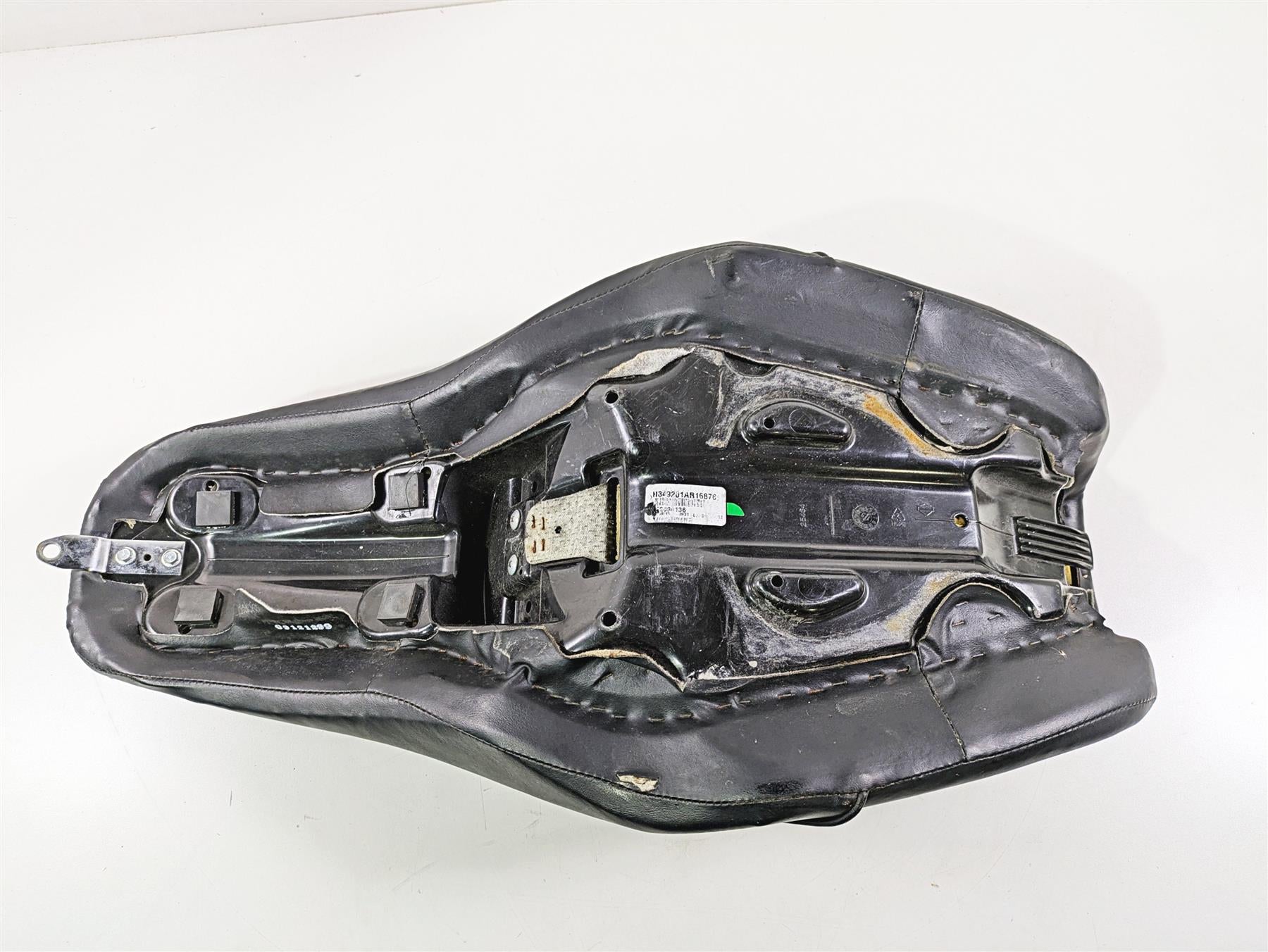 2016 Harley FXDL Dyna Low Rider Seat Saddle -No Tears 52000136 {{ shop.shopifyCountryName }} - Mototech271