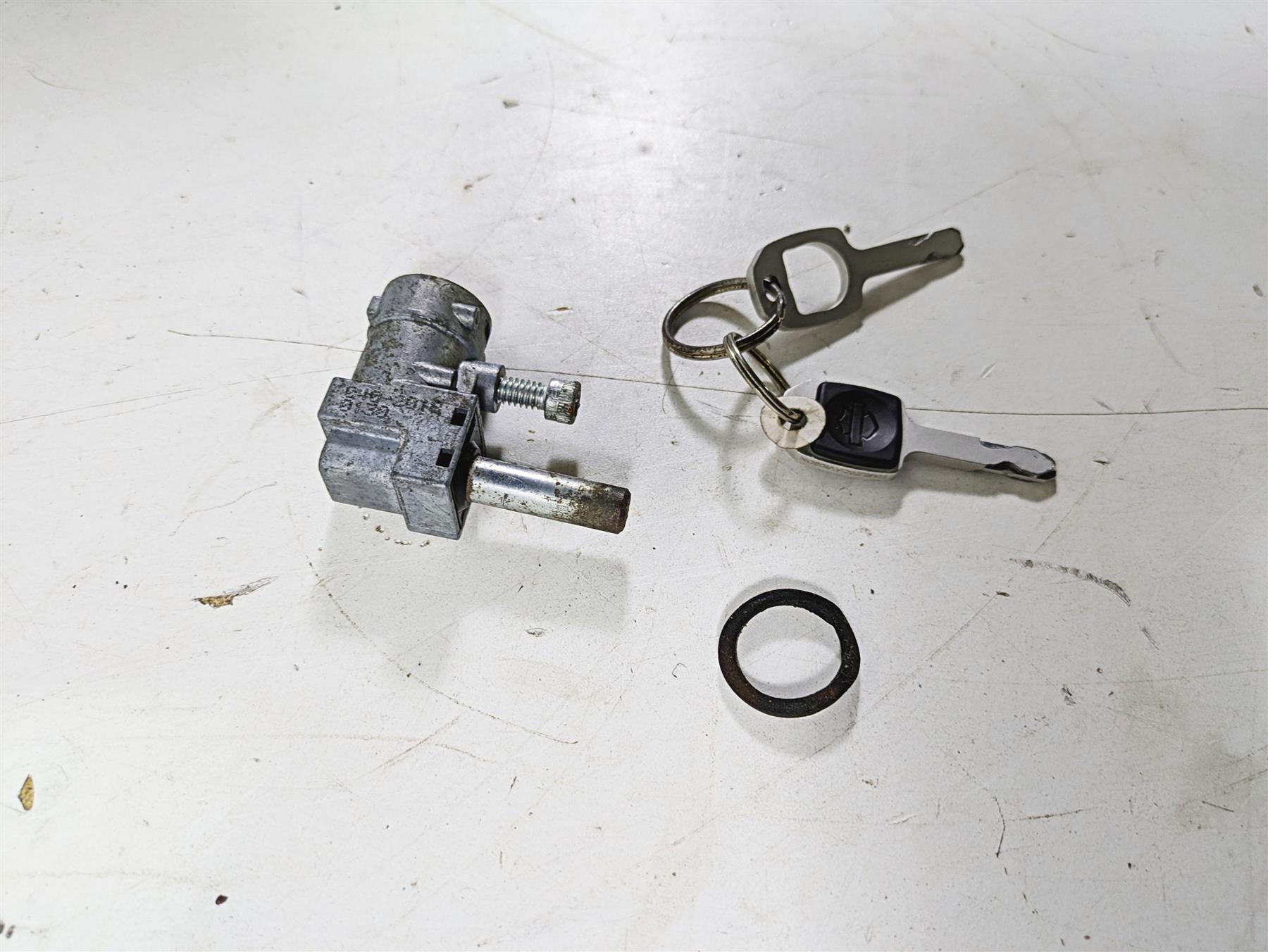 2018 Harley Softail FXFBS Fat Bob Fork Lock Keys Set 45600049 {{ shop.shopifyCountryName }} - Mototech271