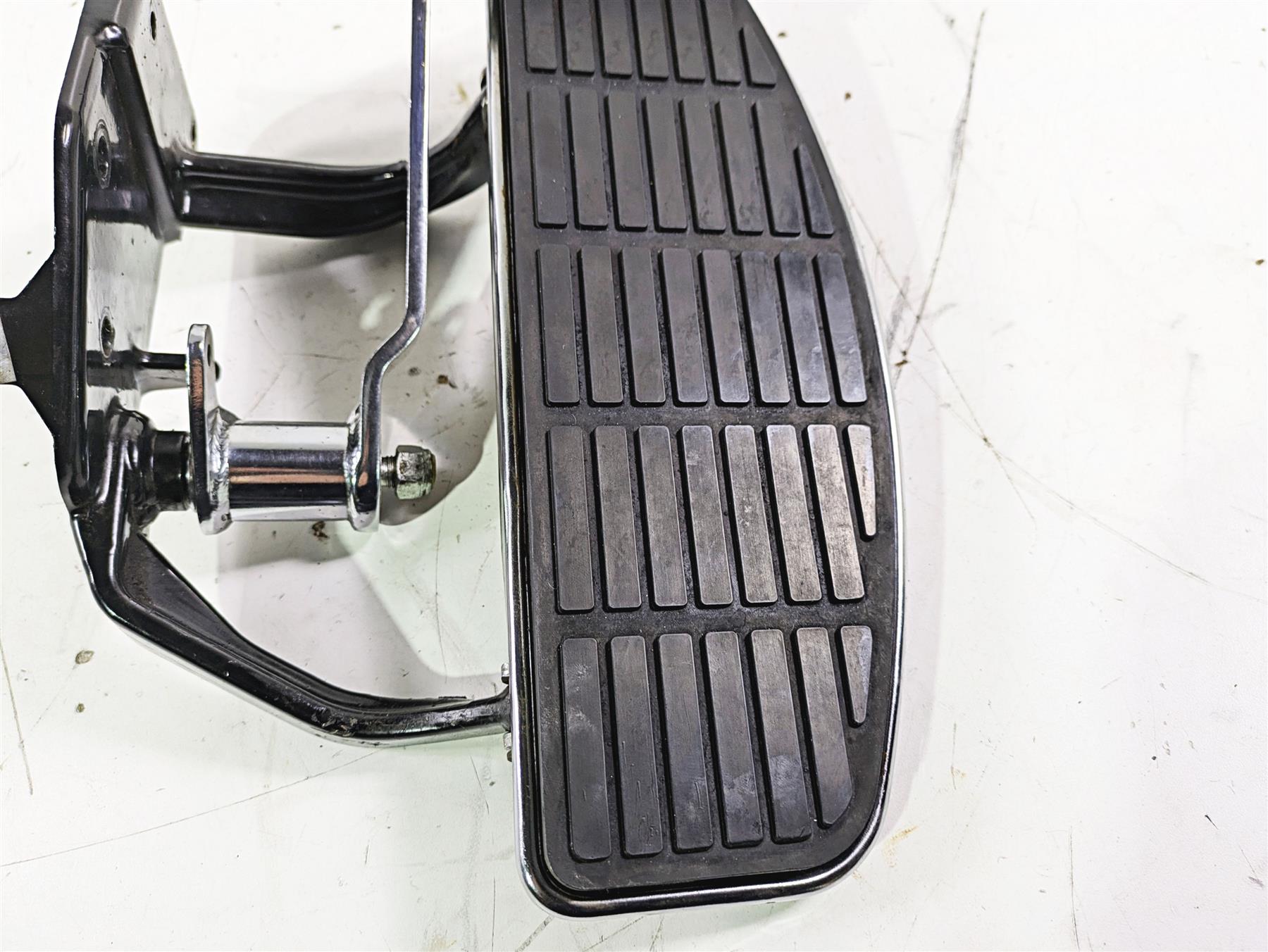 1992 Harley FLSTC Softail Heritage Right Floor Board Brake Pedal Set 42431-87 {{ shop.shopifyCountryName }} - Mototech271