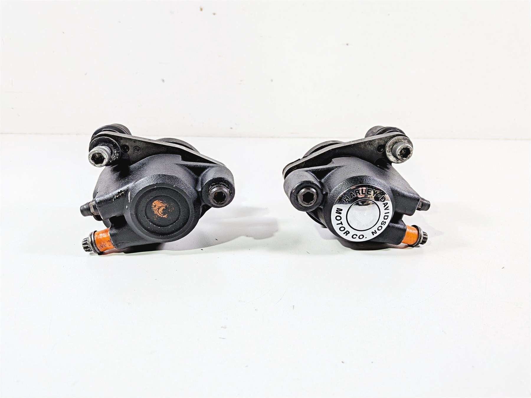 1993 Harley Touring FLHTCU Electra Glide Front Brake Caliper Set 44023-83C