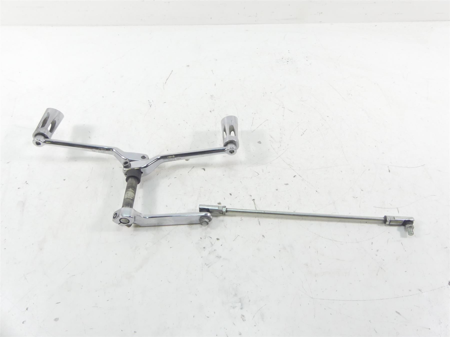 2013 Harley Touring FLHX Street Glide Shifter Shift Lever & Rod Set 33718-82B {{ shop.shopifyCountryName }} - Mototech271