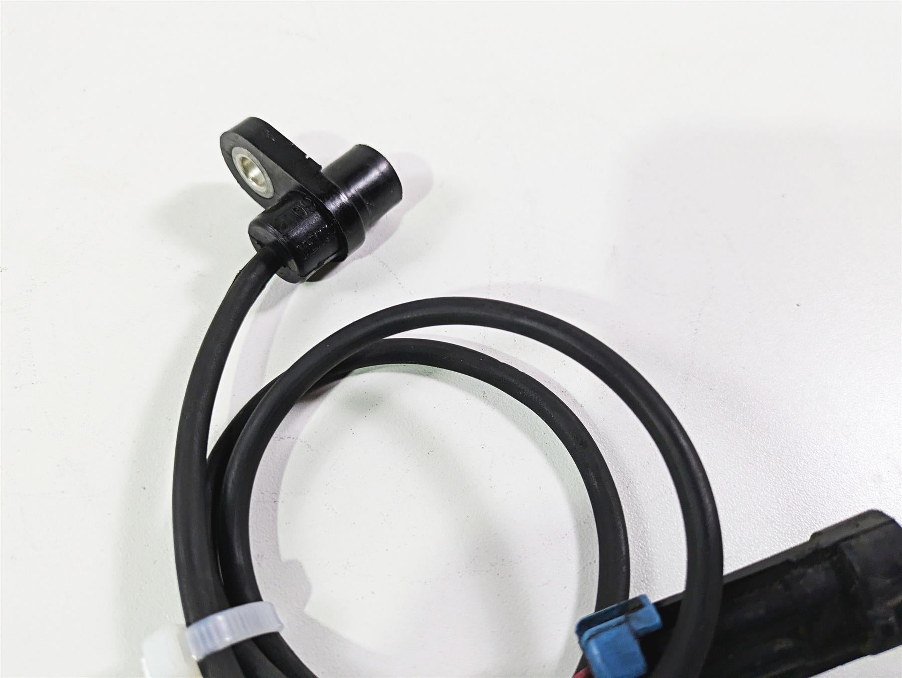 2016 Indian Chief Classic Rear Abs Wheel Speed Sensor 4014216 {{ shop.shopifyCountryName }} - Mototech271