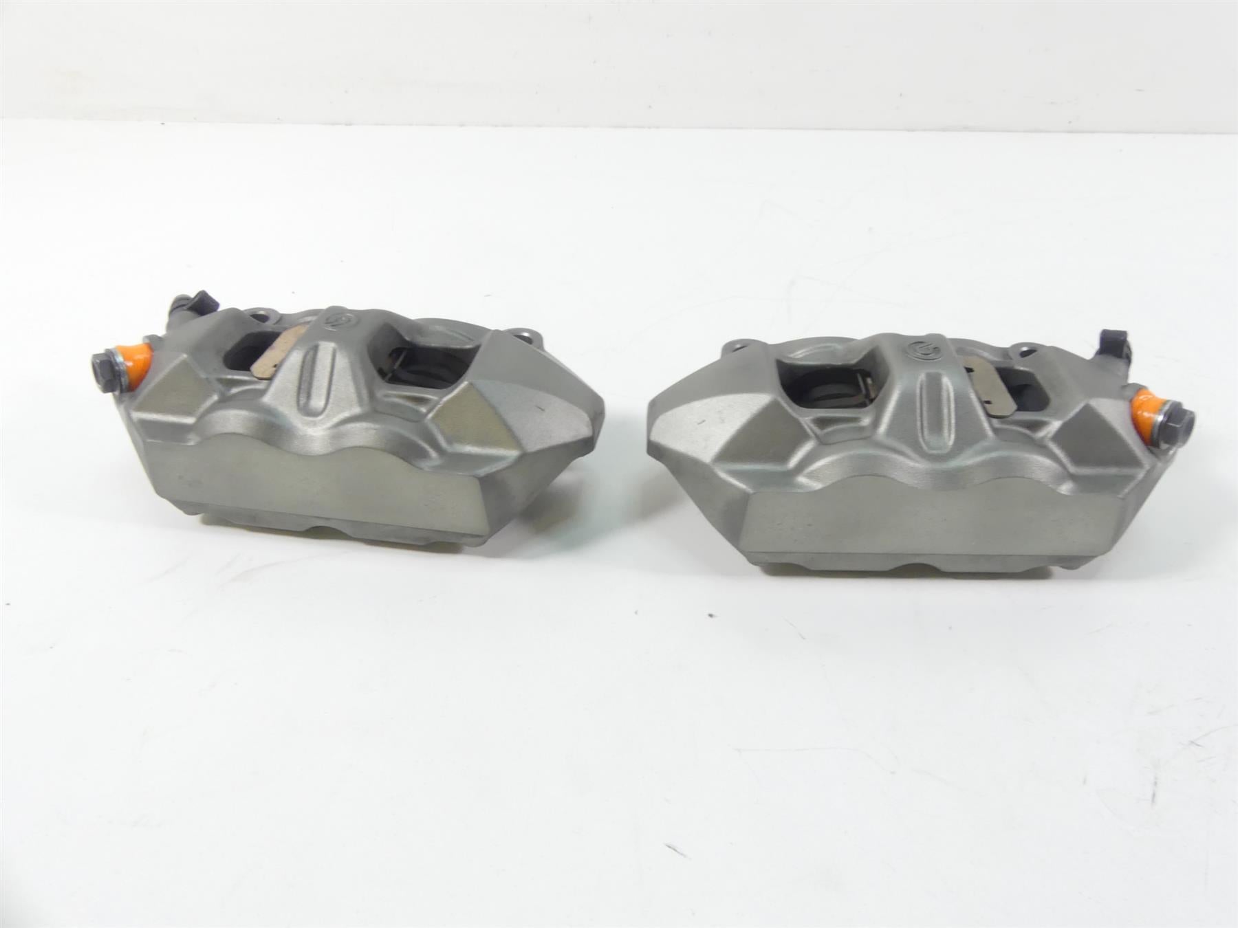 2015 Triumph 1050 Speed Triple R Front Brembo Brake Calipers T2021450 T2021460 {{ shop.shopifyCountryName }} - Mototech271