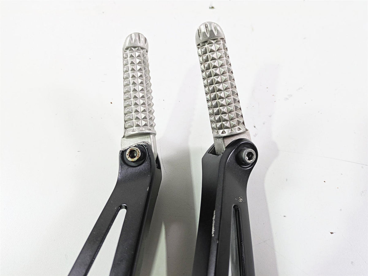 2014 Yamaha YZFR1 R1 RN22 Rear Passenger Footpeg Set 14B-2741L-10 14B-2742L-10 {{ shop.shopifyCountryName }} - Mototech271