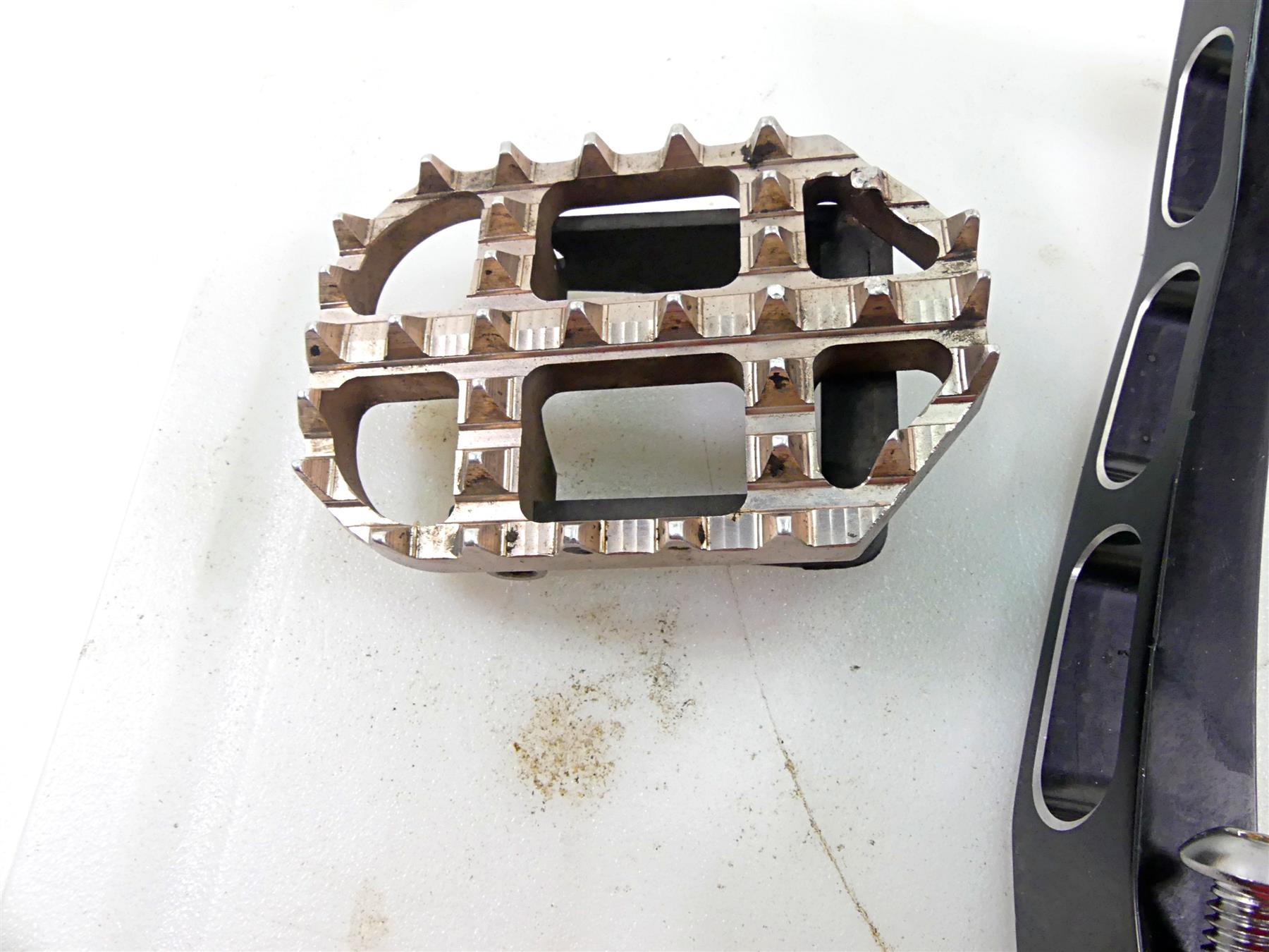 2017 Harley Dyna FXDB Street Bob Bungking Grabber MX Footpeg Shifter Set GRAB-G {{ shop.shopifyCountryName }} - Mototech271