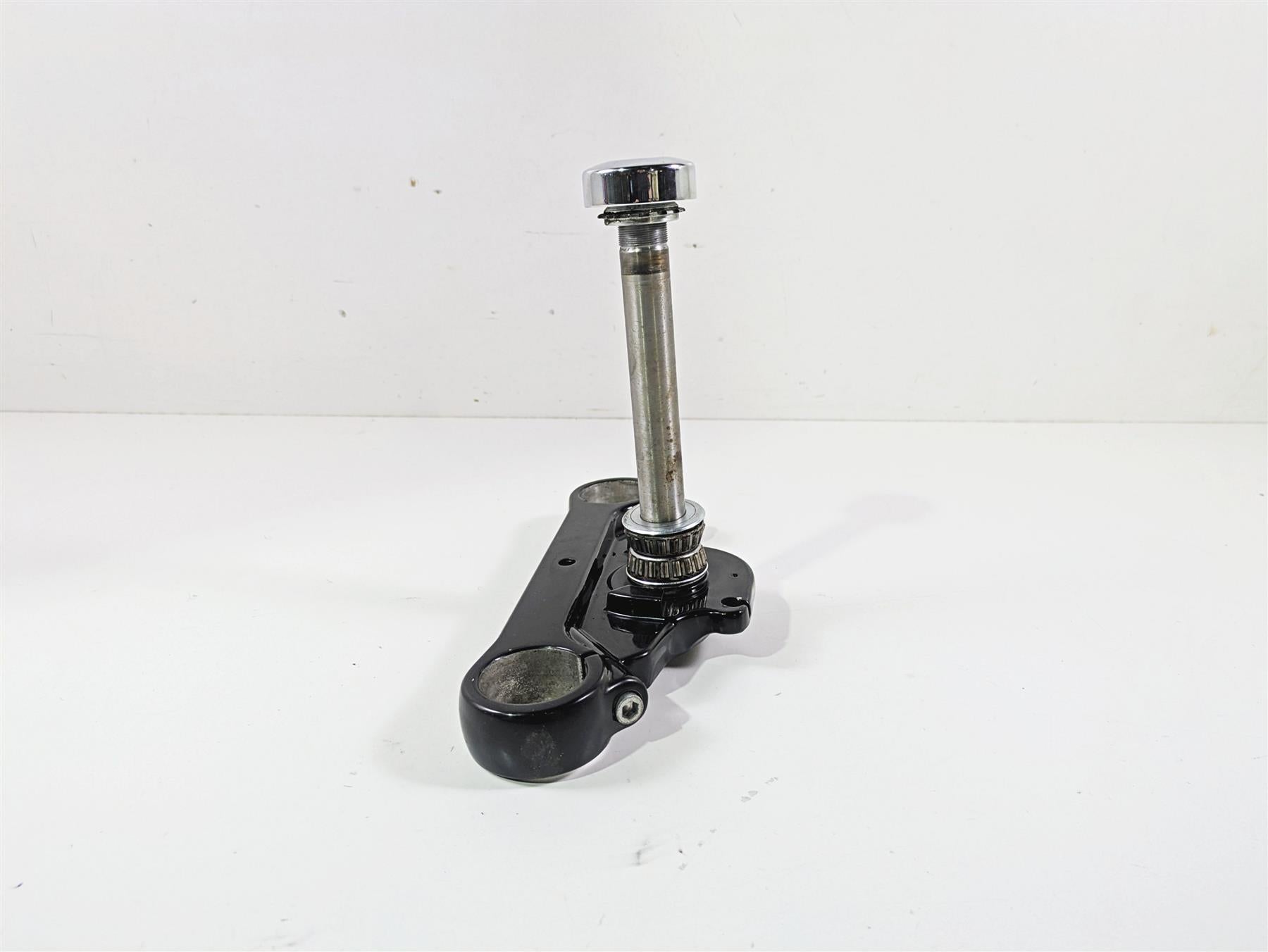 2016 Harley FXDF Dyna Fat Bob Lower Triple Tree Steering Clamp Black 48659-09 {{ shop.shopifyCountryName }} - Mototech271